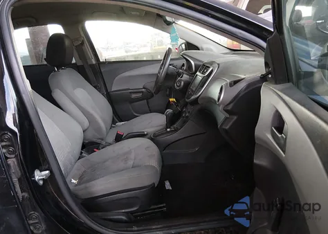 2017 Chevrolet Sonic Ls Auto из США, поврежденный, VIN 1G1JB5SH6H4124771